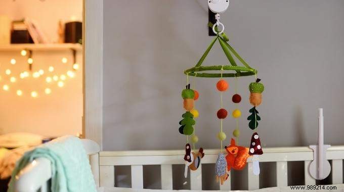 DIY Budget-Friendly Crib Mobile: Simple 4-Step Guide for New Parents
