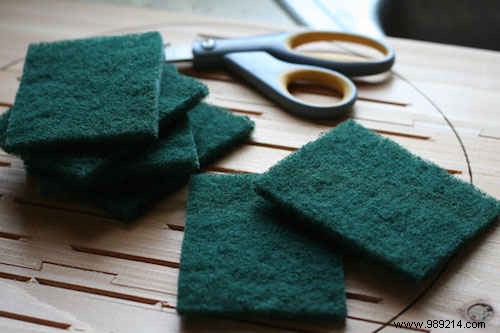 Smart Kitchen Hack: Cut Sponges in Half to Double Their Lifespan and Save Money