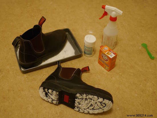 Create Realistic Santa Footprints with Baking Soda: Easy Christmas Magic