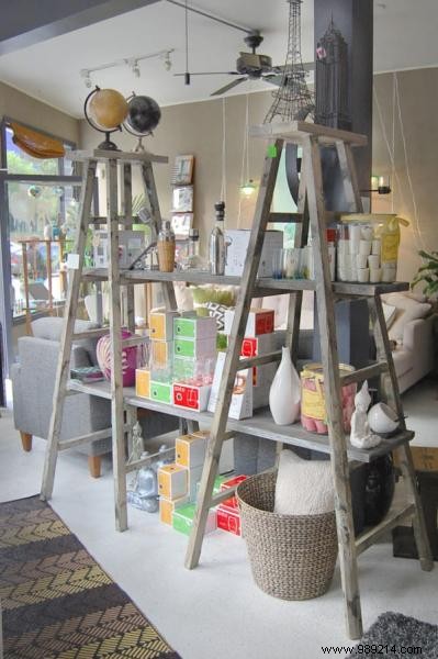 19 Ingenious Ways to Upcycle Old Ladders into Stylish Home Decor