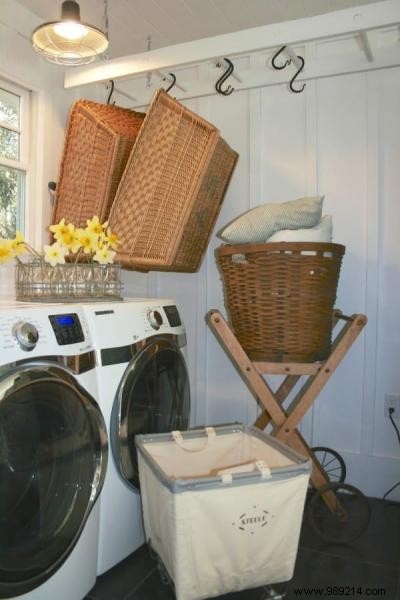 19 Ingenious Ways to Upcycle Old Ladders into Stylish Home Decor