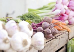 March Seasonal Fruits and Vegetables: Fresh Picks for Health, Savings, and Easy Recipes