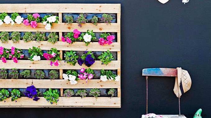 42 Genius DIY Wooden Pallet Projects: Upcycle into Furniture, Decor, and More