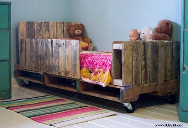 42 Genius DIY Wooden Pallet Projects: Upcycle into Furniture, Decor, and More