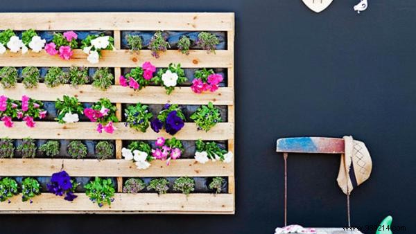 42 Genius DIY Wooden Pallet Projects: Upcycle into Furniture, Decor, and More