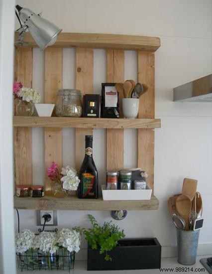 42 Genius DIY Wooden Pallet Projects: Upcycle into Furniture, Decor, and More