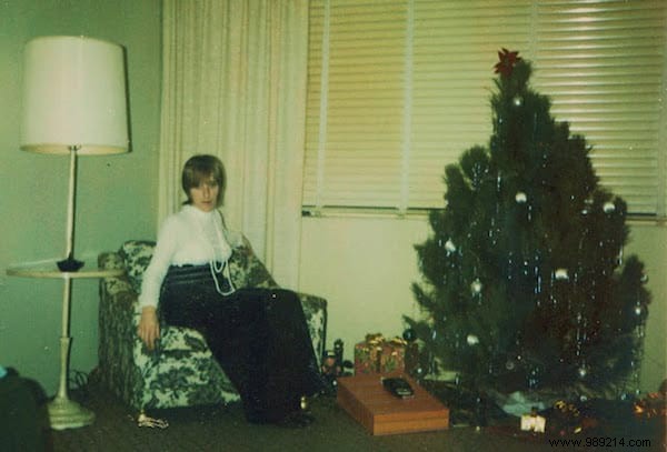 40 Nostalgic Christmas Photos from the 1950s: Relive Holiday Magic of Yesteryear