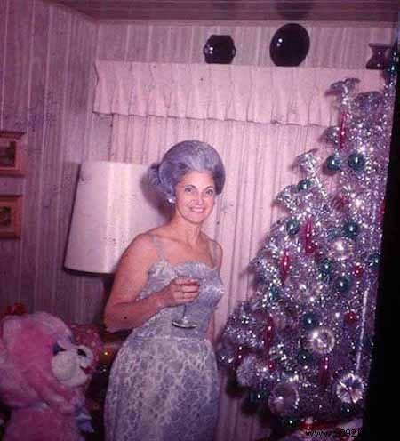 40 Nostalgic Christmas Photos from the 1950s: Relive Holiday Magic of Yesteryear
