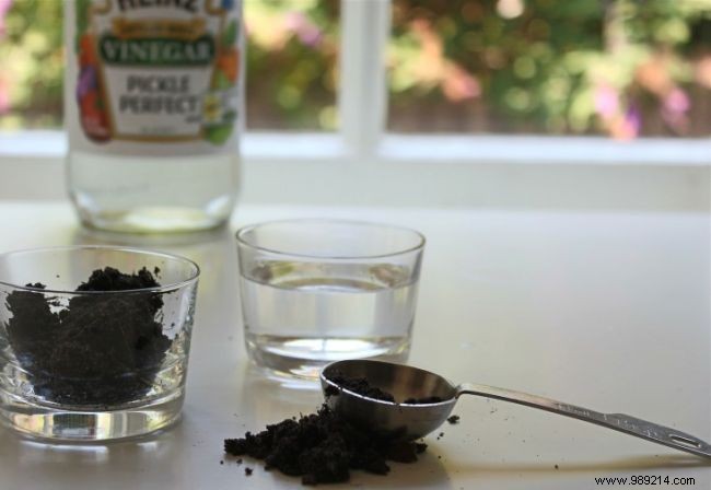 10 Surprising White Vinegar Hacks for Cleaning and Home Maintenance