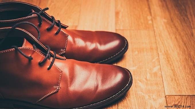 Build a Stylish DIY Shoe Rack in Minutes with Wine Boxes