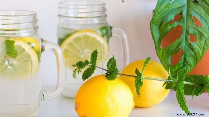 Homemade Fizzy Lemonade: Just 10 Cents Per Liter – A Simple Chemistry Trick