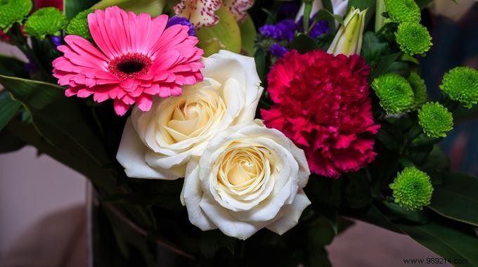 Expert Tip: How to Make Your Cut Flower Bouquet Last Weeks Longer