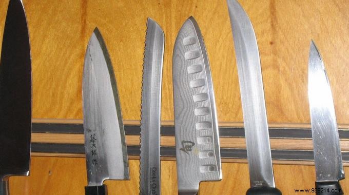 Sharpen Your Kitchen Knife with a Cup: Simple, Effective DIY Hack