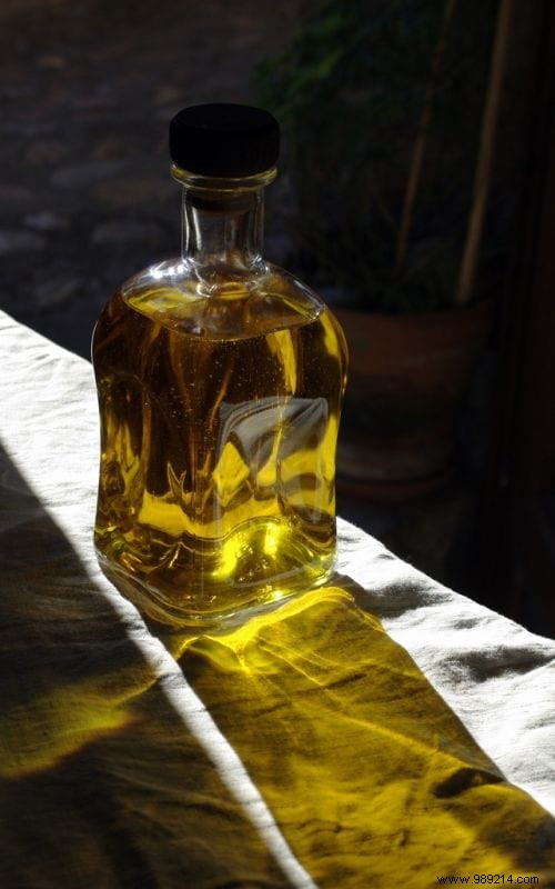 Prevent and Remove Rust from Knives and Tools Using Olive Oil: A Proven Home Solution