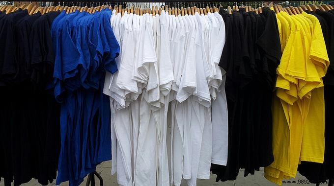 Turn Your Old T-Shirt into a Durable Eco-Friendly Tote Bag with Just 3 Simple Cuts