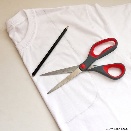 Turn Your Old T-Shirt into a Durable Eco-Friendly Tote Bag with Just 3 Simple Cuts