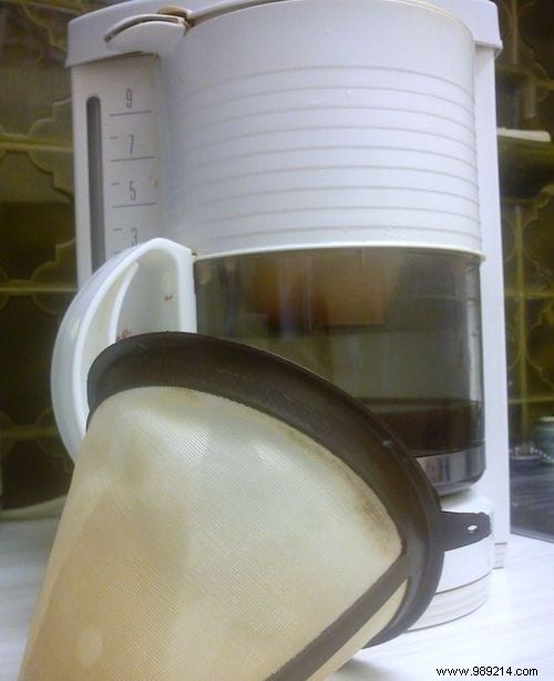 How a Permanent Coffee Filter Saves Me €10 a Year and Cuts Waste