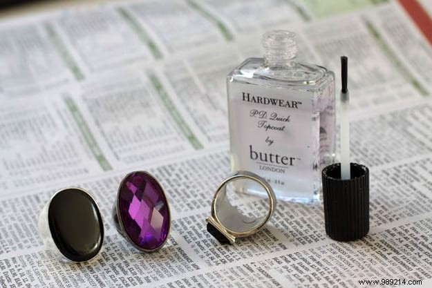 Prevent Rings from Leaving Marks on Your Fingers: The Simple Nail Polish Trick