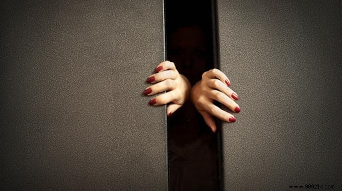 Elevator Hack: Double-Tap to Reset Buttons and Skip Unwanted Stops