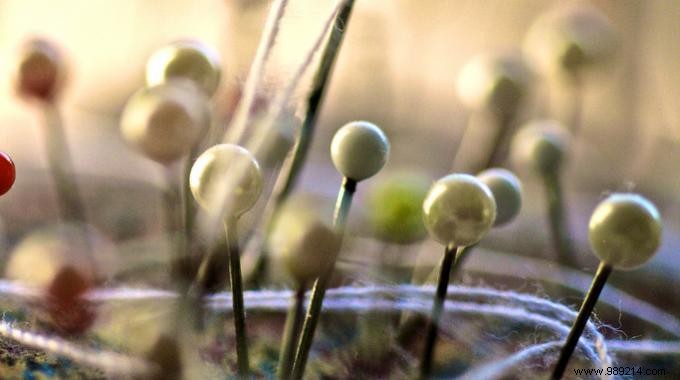 DIY Needle Holder: Quick Wine Cork Hack Ready in Seconds