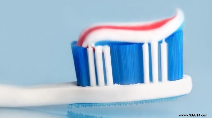 The Right Way to Use Toothpaste: Stop Wetting Your Brush First