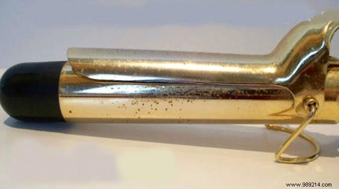 How to Clean Your Hair Curling Iron in Minutes with Steel Wool