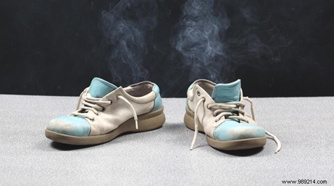 How to Eliminate Sweat Odor from Shoes: A Proven Baking Soda Method