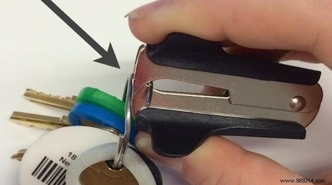 Effortless Keychain Hack: Open Rings Without Damaging Nails Using a Staple Remover