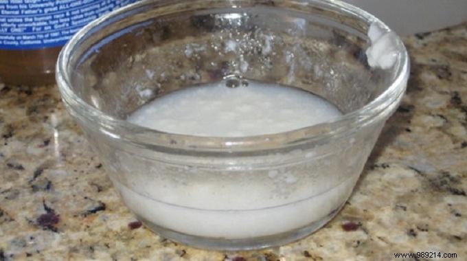 Easy DIY Scouring Cream: Effective Homemade Recipe with Vinegar and Baking Soda