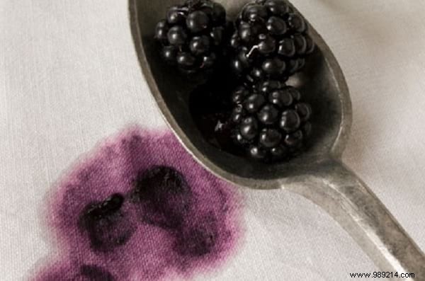 4 Proven Methods to Remove Red Fruit Stains from Any Fabric