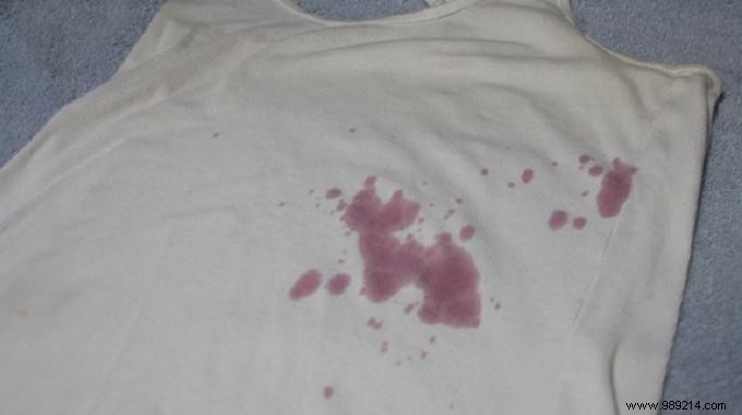 Proven Method: Remove Fruit Juice Stains from Clothes with Salt and Lemon
