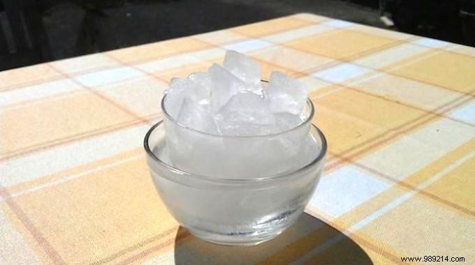 Keep Ice Cubes Lasting Longer in Drinks: Simple No-Freezer Trick
