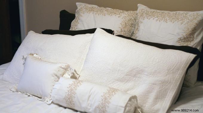 Expert Guide: How to Clean and Maintain Your Bedding at Home for Better Sleep Hygiene