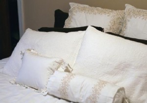 Expert Guide: How to Clean and Maintain Your Bedding at Home for Better Sleep Hygiene