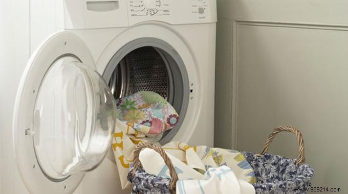 6 Proven Natural Tips to Deep Clean Your Washing Machine Effectively