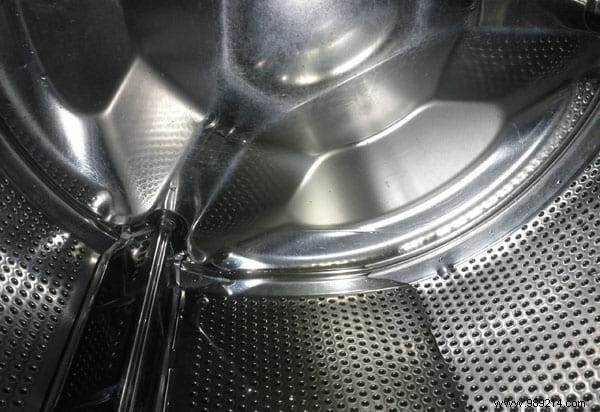 6 Proven Natural Tips to Deep Clean Your Washing Machine Effectively