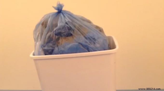Effortless Hack: Remove Trash Bags from Bins Without the Suction Struggle