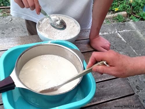 DIY Natural Homemade Paint: Proven Recipes with Blanc de Meudon and Flour