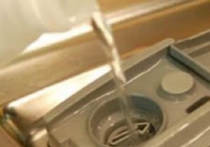 Save Money on Dishwasher Rinse Aid: The White Vinegar Hack That Works