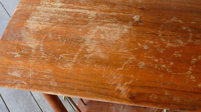 How to Effortlessly Erase Scratches from Wooden Furniture with Olive Oil and Vinegar