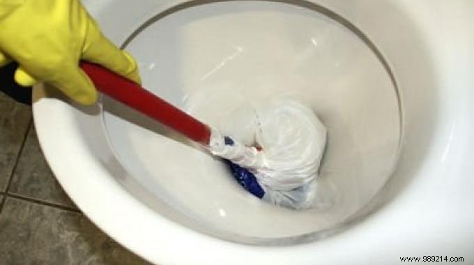 Save Big on Plumbing: Unclog Your Toilet for Free with This Proven DIY Hack
