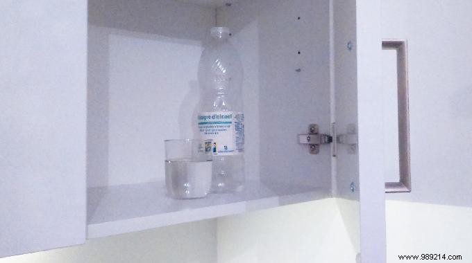 Eliminate Musty Closet Odors Naturally with White Vinegar