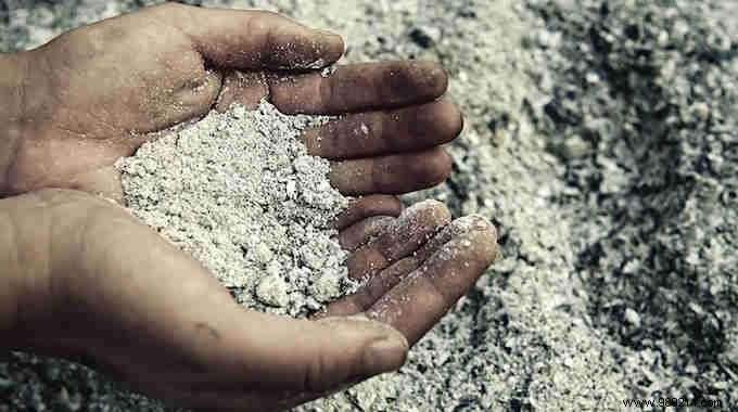 DIY Wood Ash Laundry Detergent: My Hands-On Recipe and Real Effectiveness Review