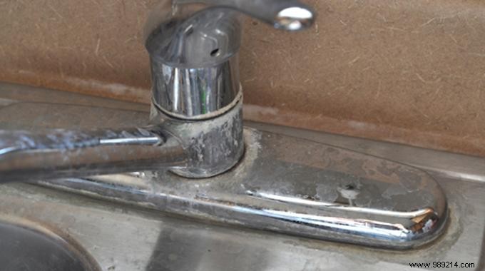 Remove Stubborn Limescale from Faucets with White Vinegar: Simple, Proven Methods
