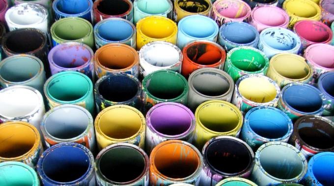 How to Paint Furniture Easily and Affordably with Spray Cans: Proven DIY Tips