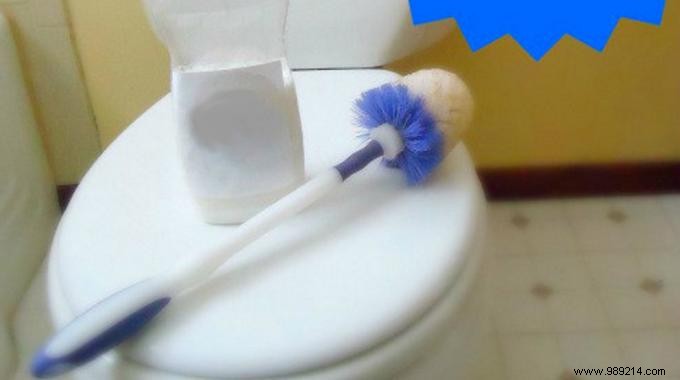 Natural Homemade Toilet Disinfectant: Effective Cleaner with Essential Oils