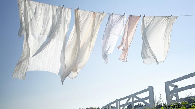 Whiten Laundry Naturally with Lemon: 3 Proven Bleach-Free Methods