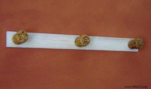 DIY Wine Cork Coat Rack: Easy, Budget-Friendly Tutorial for Homeowners