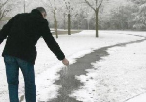 How to Easily Remove Road Salt Stains from Clothes with White Vinegar