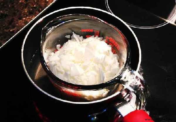 How to Make Natural Scented Candles at Home: Easy DIY Recipe